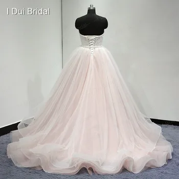 Poros rózsaszín báli ruha esküvői ruha rétegzett tüll réteg Sweetheart csipke gyöngyös új stílus Kiváló minőség