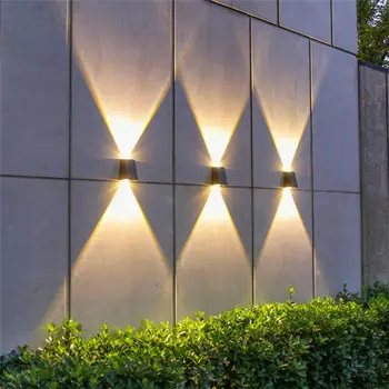 Továbbfejlesztett LED veranda fény napelemes lámpa Kültéri LED fény IP65 vízálló kerti dekorációhoz erkély udvar utcai fali dekorációs lámpák