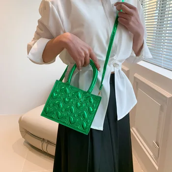 CAREY KAY Egyszerű szív kézitáskák Nők 2023 Új divat alkalmi egyvállas táska Hölgy ingázási hírnök táska Kis négyzet alakú táska