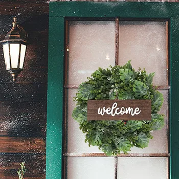 Karácsonyi koszorú bejárati ajtóhoz Parasztház koszorú Mesterséges dekorációs koszorú levelekkel, virágokkal és bogyókkal nyaraláshoz