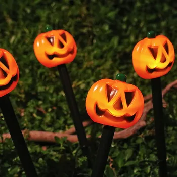 Halloween LED töklámpák hordozható földbetétek lámpa 
Öt az egyben földre szerelt lámpa Halloween kültéri dekoráció