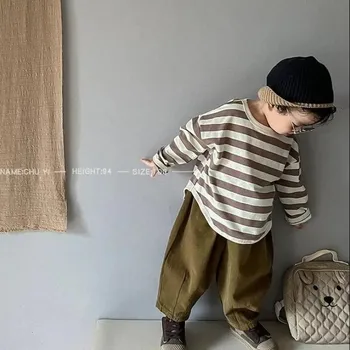 Csíkos póló Koreai stílusú gyermek tavaszi és őszi viselet alsóinges kisfiúk és lányok hosszú ujjú divatpulóver