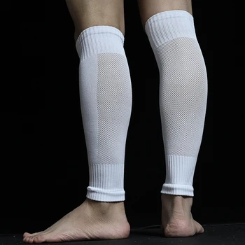 1 Pár futball sípcsontvédők Fix csöves lábmelegítők Professzionális a borjú védelmére Futball zokni láb nélkül Zokni