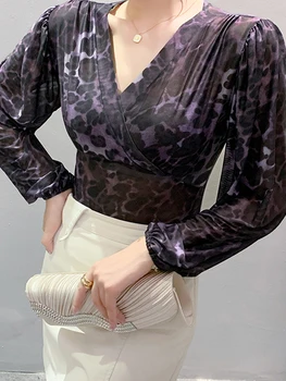 Winsleter Basic elegáns póló hosszú ujjú pólók Új ősz 2023 tél Női szexi V nyakú nyomtatott vékony hálós felsők T38056JC