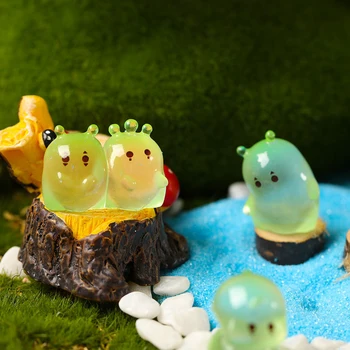 6 db Aranyos Mini kísértet Figura Izzó idegen dísz Mikro táj dekoráció Babaház miniatűr játék